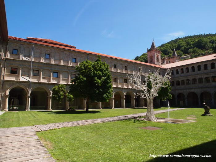 CLAUSTRO DE LOS CABALLEROS